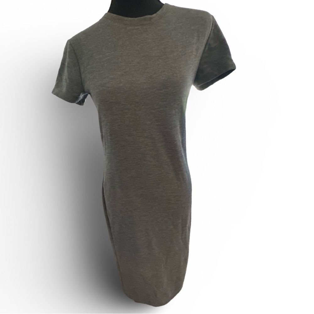 Socialite | Grey | Crewneck| Side Slit | T-Shirt MIDI | Size Medium| NWOT